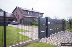 Portões automáticos e sistemas de controlo de acessos para condomínios